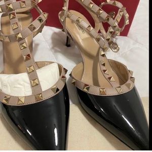 AUTHENTIC Valentino Garavani Rockstud Pointy